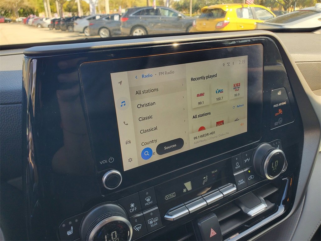 Used 2023 Toyota Highlander XLE image 30