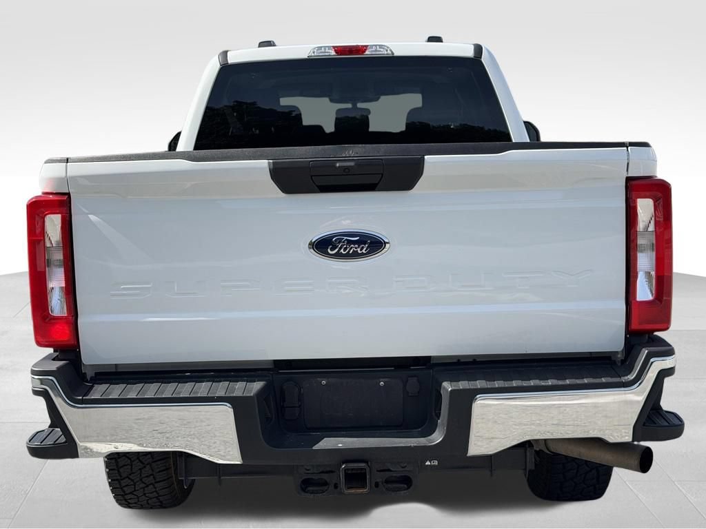 Used 2025 Ford F250 XLT AWD/4WD image 5