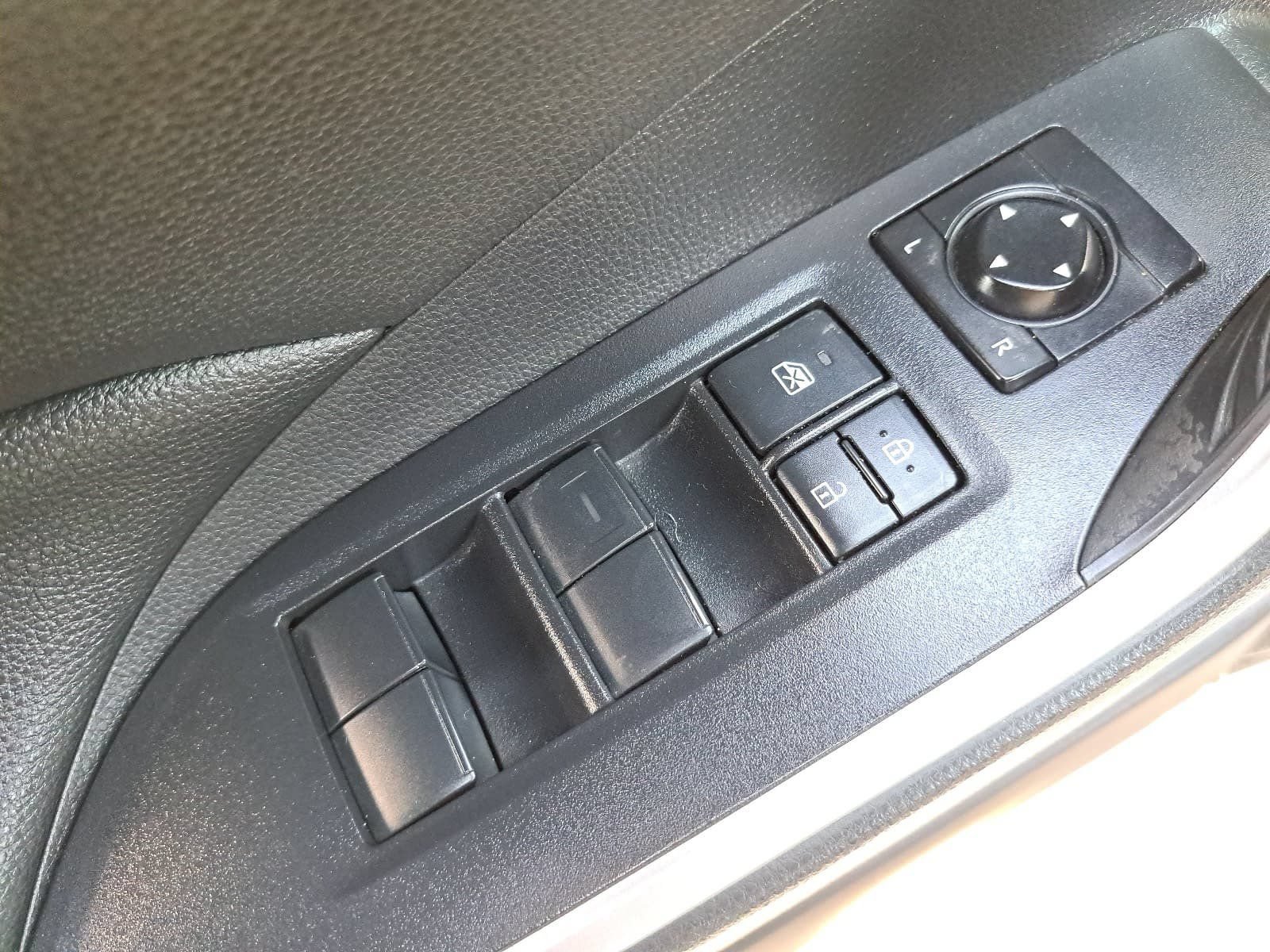 Used 2021 Toyota RAV4 SE w/ Weather & Moonroof Package AWD/4WD image 30