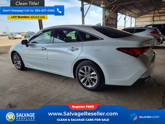 Used 2020 Toyota Avalon XLE w/ Carpet Mat Package image 3