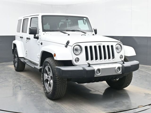 Used 2017 Jeep Wrangler Unlimited Sahara w/ Connectivity Group AWD/4WD image 2