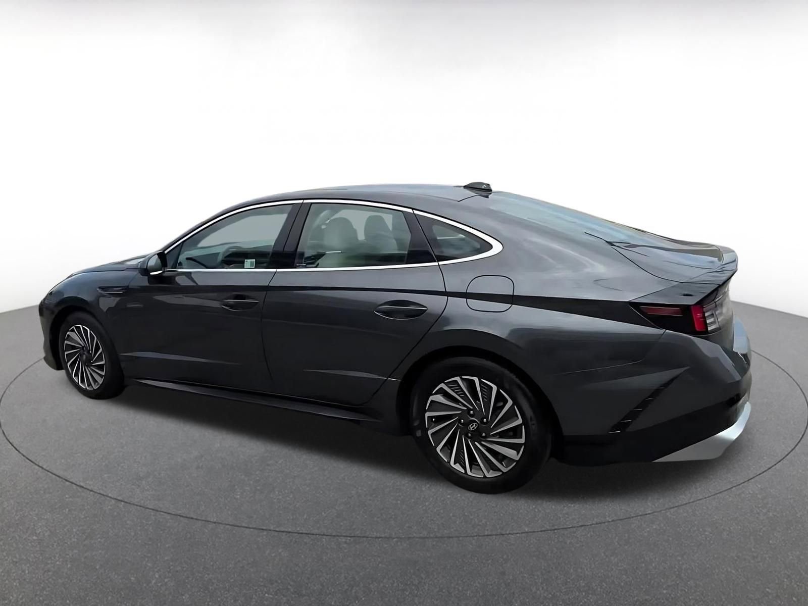 Used 2025 Hyundai Sonata SEL FWD image 18