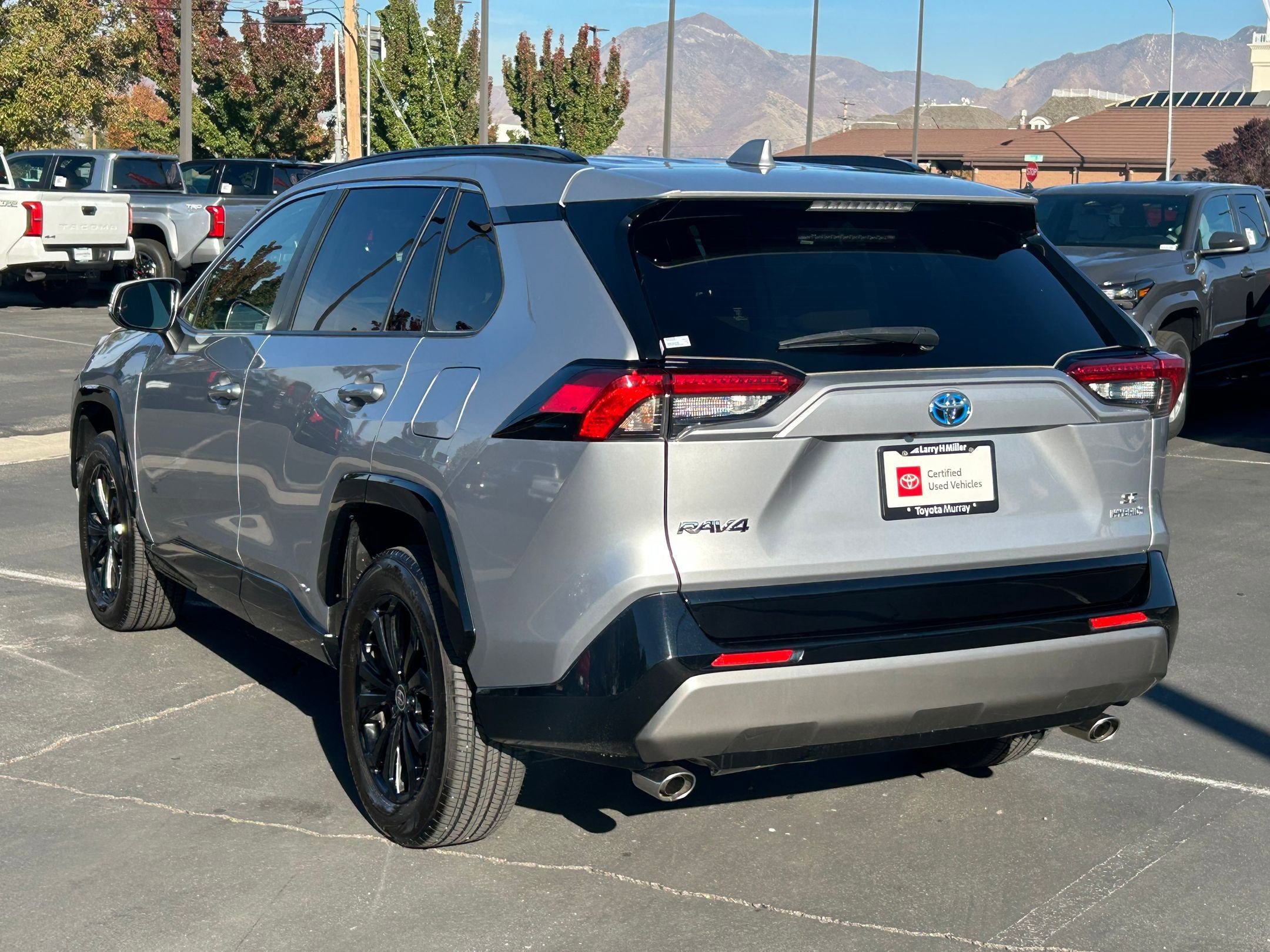 Certified 2022 Toyota RAV4 SE image 3