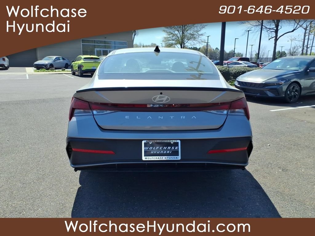 New 2026 Hyundai Elantra Sport FWD image 4