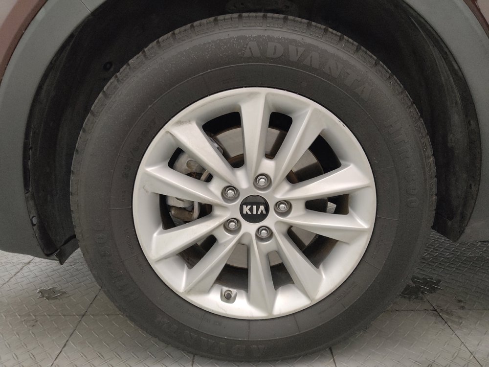 Used 2019 Kia Sorento FWD image 31