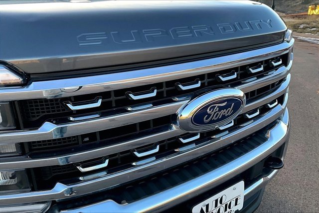 Used 2025 Ford F250 Lariat w/ Chrome Package image 32