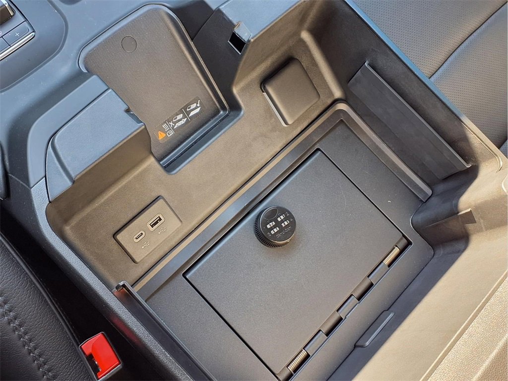 Used 2024 GMC Sierra 2500 Denali w/ Denali Reserve Package image 11