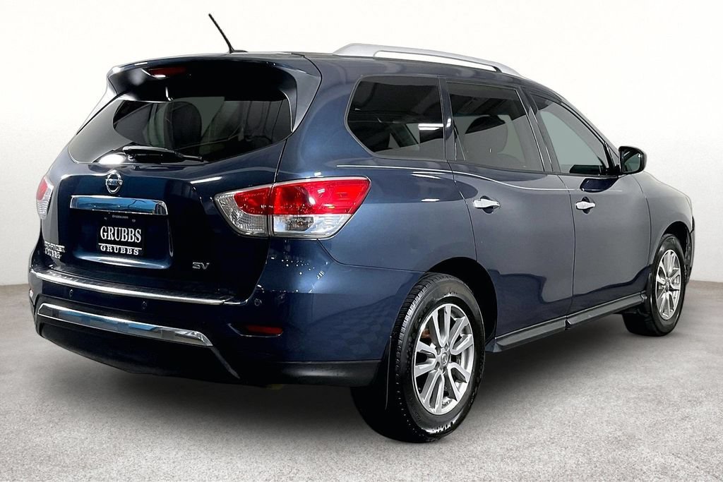 Used 2015 Nissan Pathfinder SV w/ Cargo Package FWD image 2