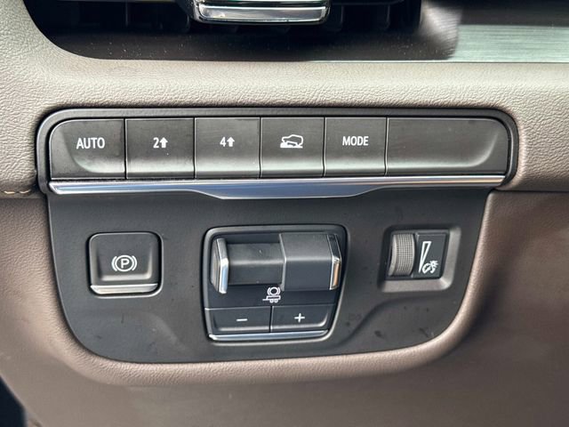 Certified 2024 Cadillac Escalade ESV Premium Luxury w/ Performance Package image 31