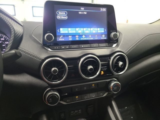 Used 2024 Nissan Sentra SV FWD image 27
