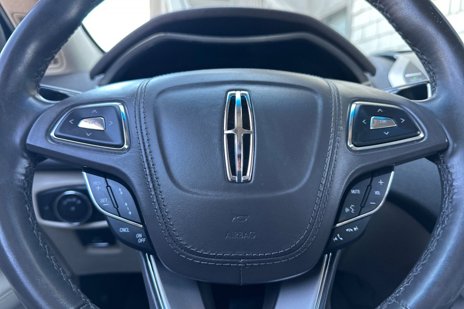 Used 2019 Lincoln MKZ Reserve FWD image 24