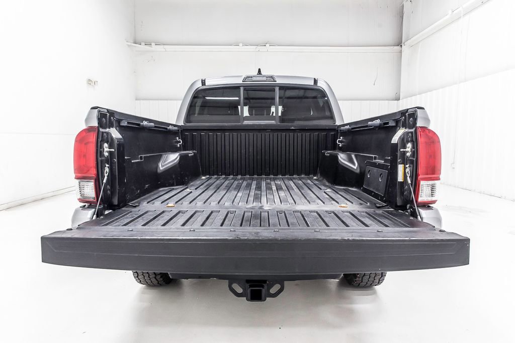 Used 2020 Toyota Tacoma SR AWD/4WD image 7