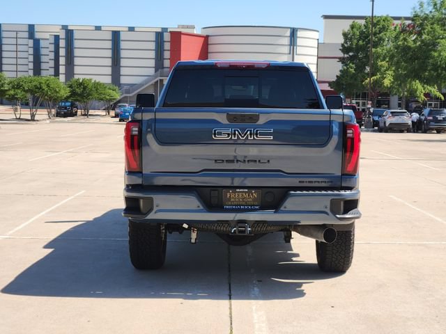 Used 2026 GMC Sierra 2500 Denali Ultimate w/ LPO, Black Badging Package AWD/4WD image 6