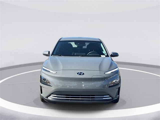 Used 2023 Hyundai Kona SE image 2