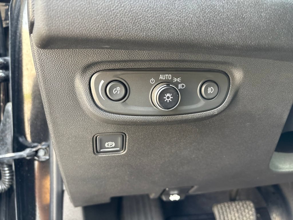 Used 2020 GMC Terrain Denali w/ Denali Premium Package FWD image 14