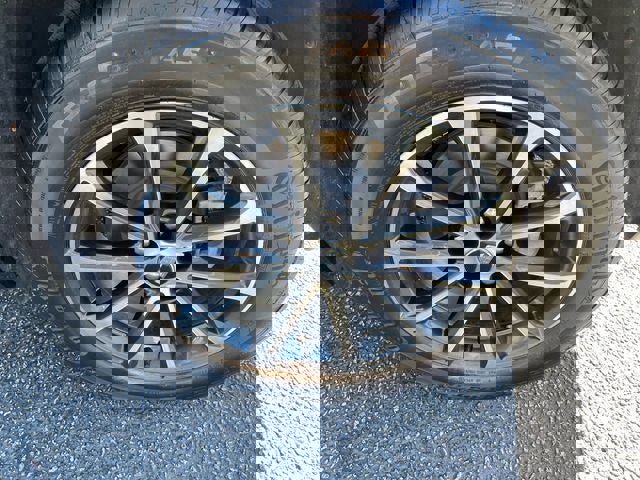 Used 2025 Cadillac XT4 Sport image 30