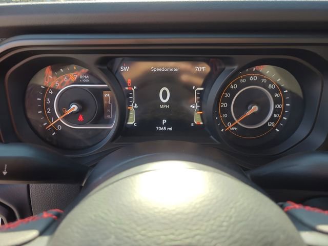 Used 2024 Jeep Gladiator Rubicon w/ Technology Group image 11