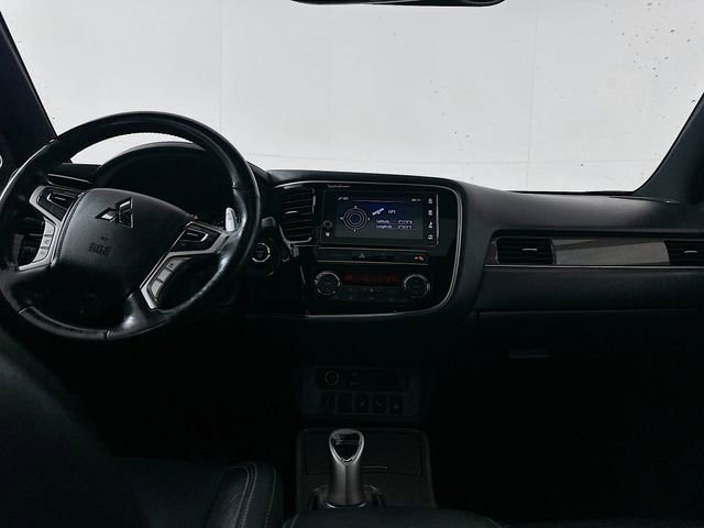 Used 2019 Mitsubishi Outlander 4WD Plug-In Hybrid image 22