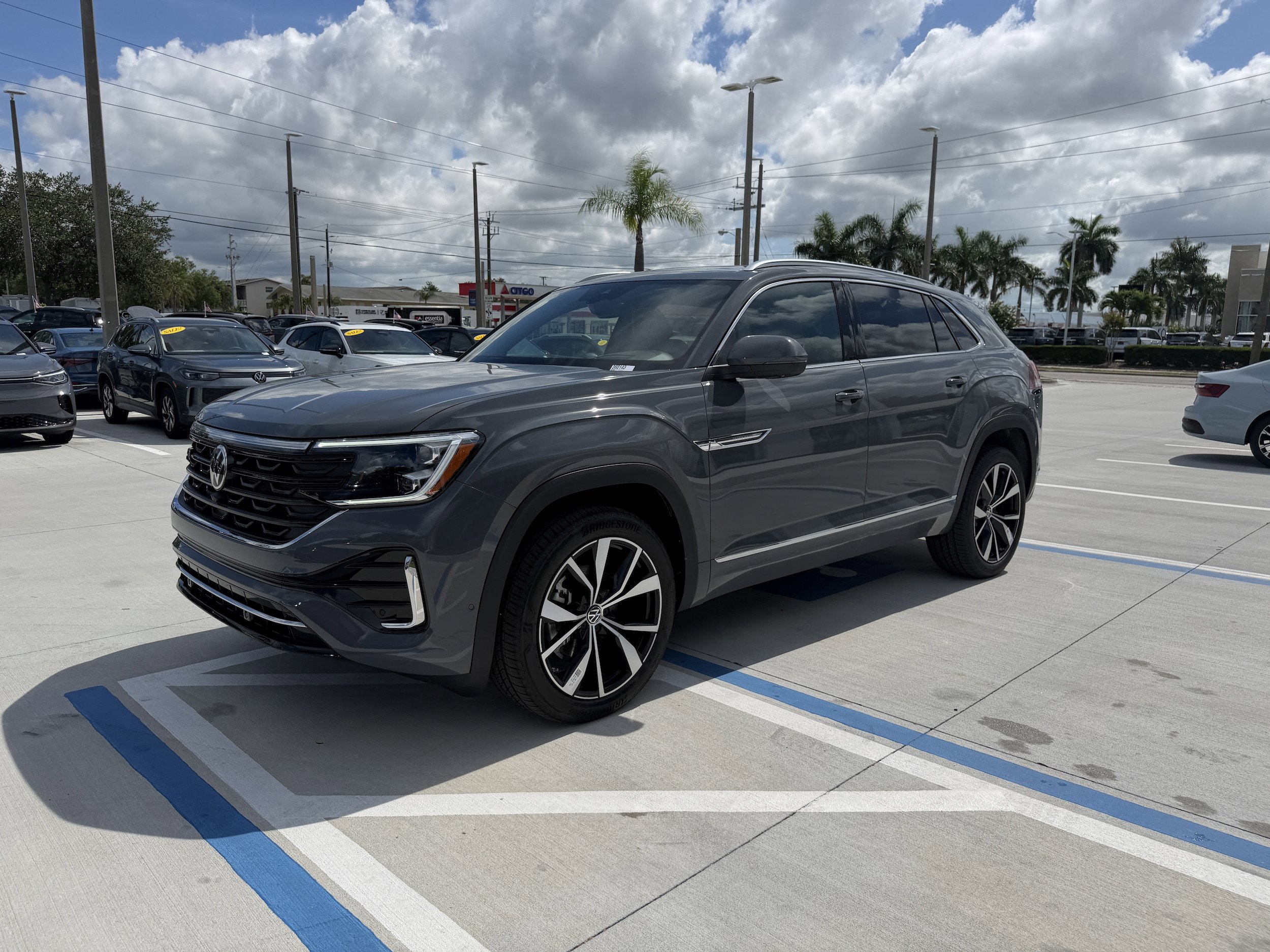 New 2026 Volkswagen Atlas Cross Sport SEL Premium R-Line AWD/4WD image 8