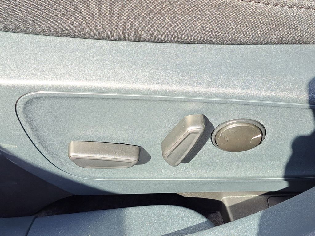 New 2025 Ford Maverick XLT w/ XLT Luxury Package image 9