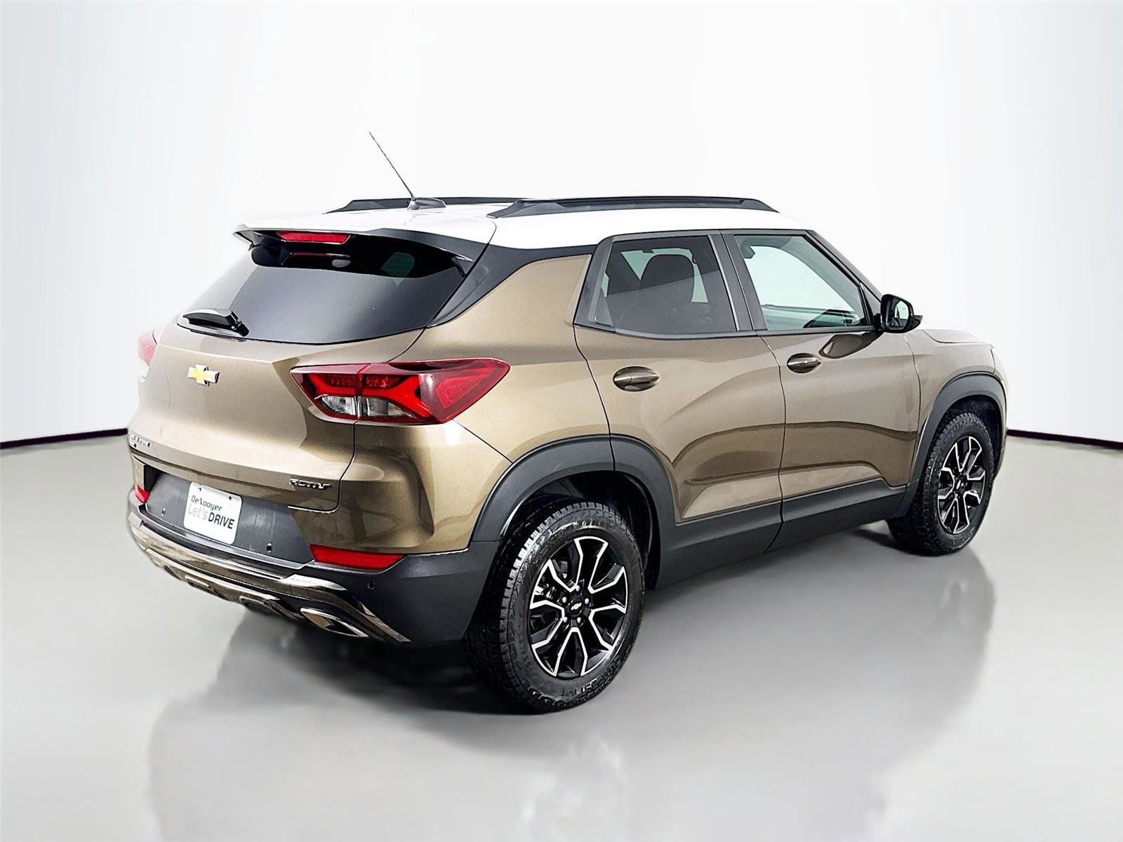 Used 2021 Chevrolet TrailBlazer ACTIV w/ Sun and Liftgate Package image 8