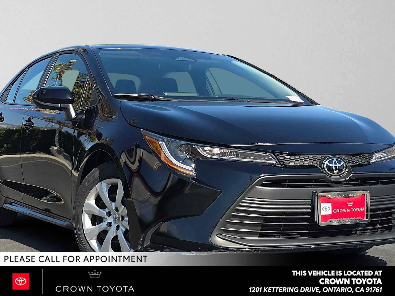 Used 2025 Toyota Corolla LE FWD image 1