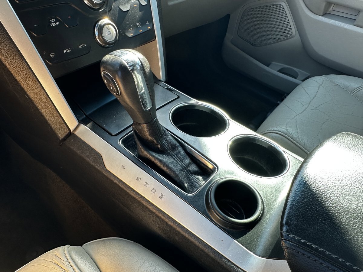 Used 2013 Ford Explorer XLT image 26