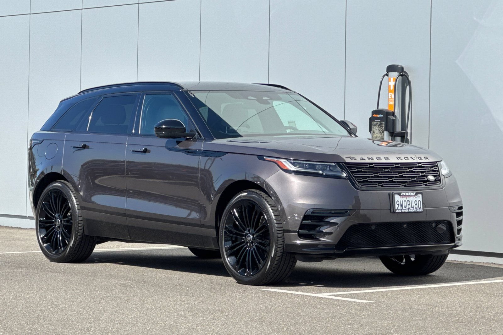 Certified 2026 Land Rover Range Rover Velar Dynamic SE AWD/4WD image 7