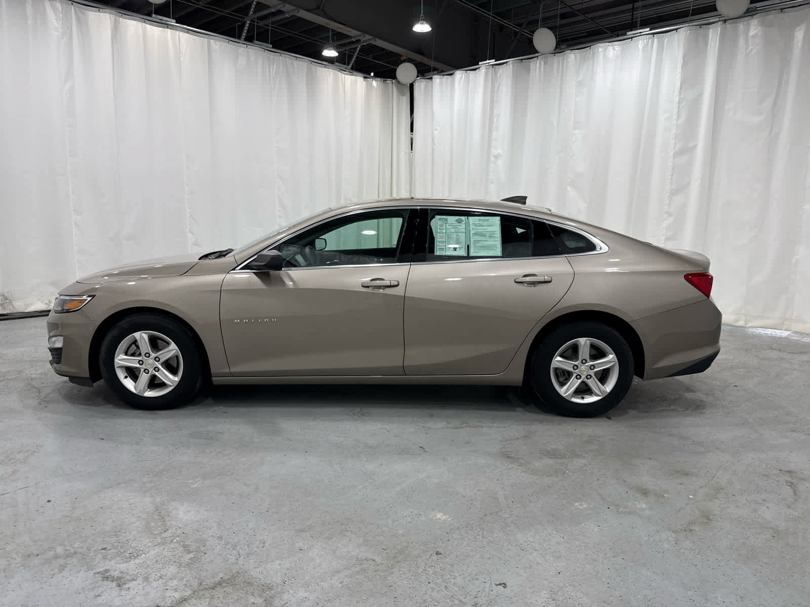 Certified 2022 Chevrolet Malibu LS FWD image 2