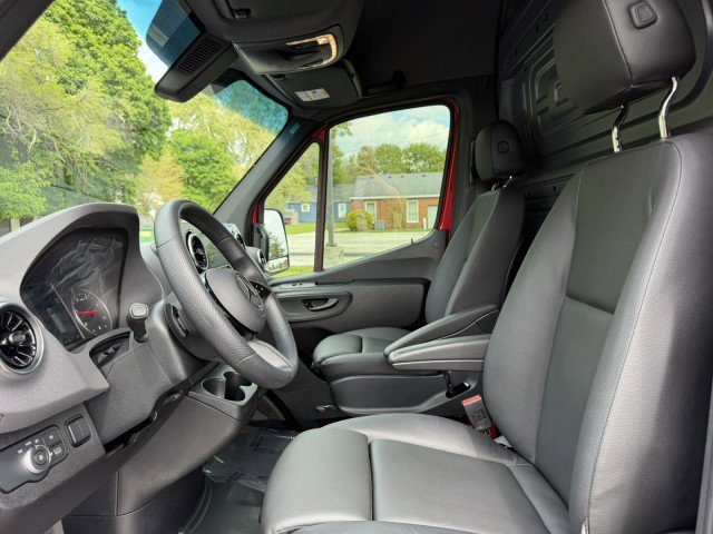 Used 2025 Mercedes-Benz Sprinter 3500 image 17
