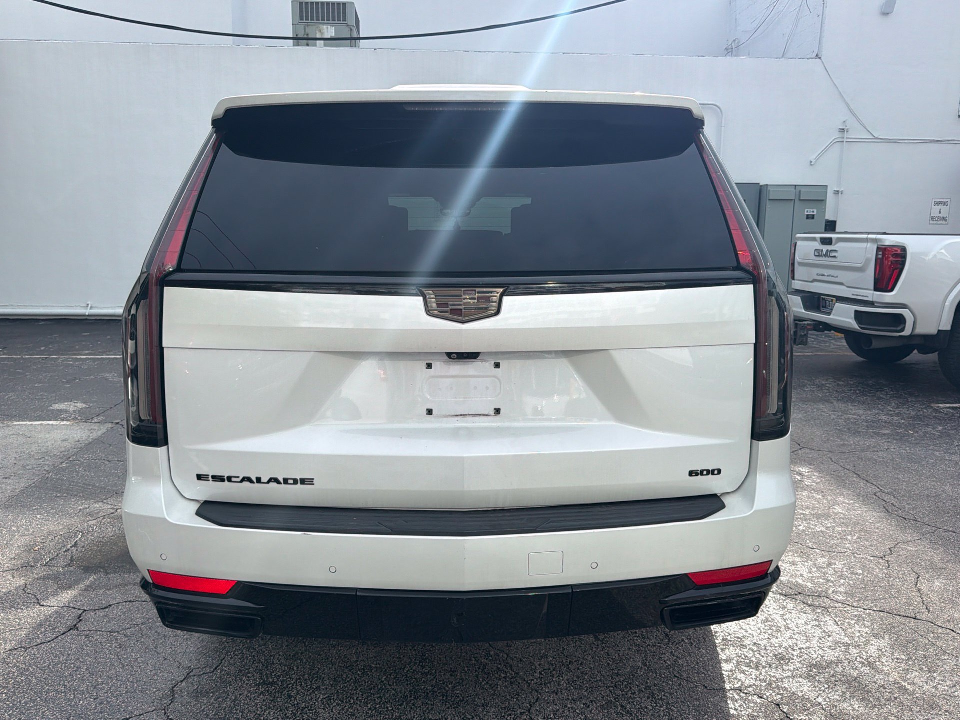 Used 2021 Cadillac Escalade ESV Premium Luxury AWD/4WD image 4