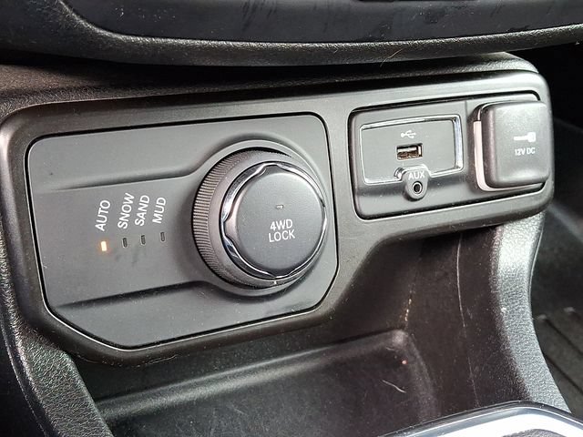Used 2021 Jeep Renegade Latitude AWD/4WD image 22