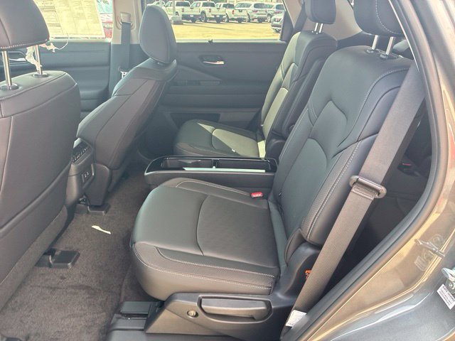 New 2026 Nissan Pathfinder SL w/ SL Premium Package FWD image 9