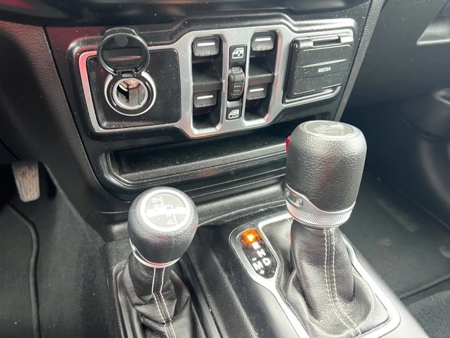 Used 2023 Jeep Wrangler Unlimited Sahara w/ Cold Weather Group AWD/4WD image 12