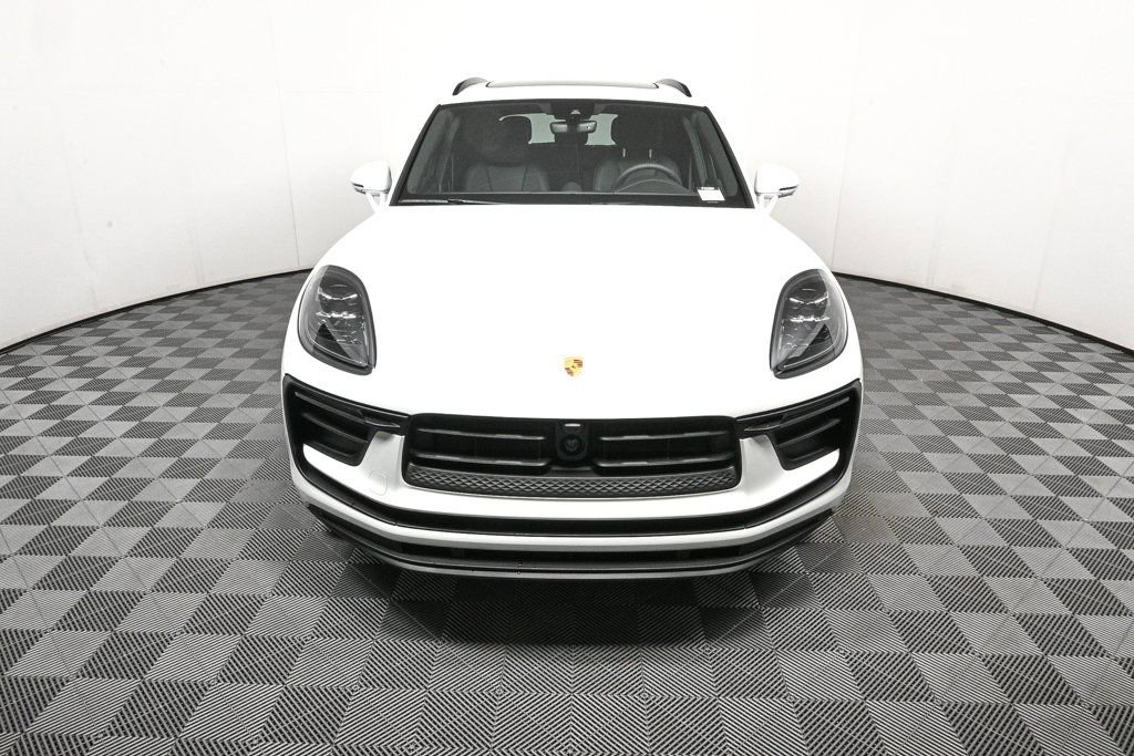 Certified 2026 Porsche Macan image 37