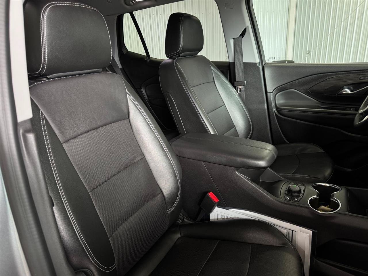 Used 2024 GMC Terrain SLT AWD/4WD image 27