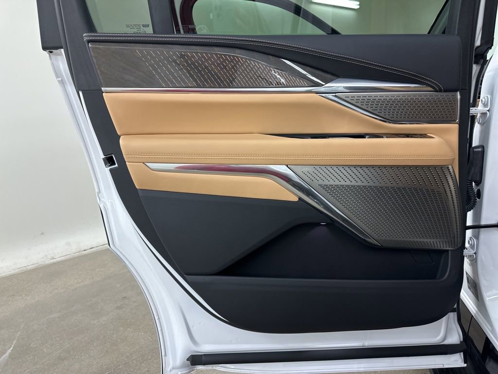 Certified 2025 Cadillac Escalade IQ Sport 2 w/ LPO, ONYX Package image 29