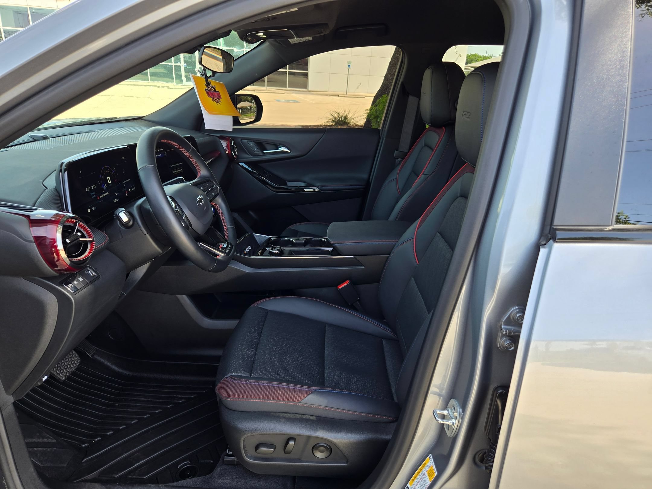 Certified 2026 Chevrolet Equinox RS FWD image 9