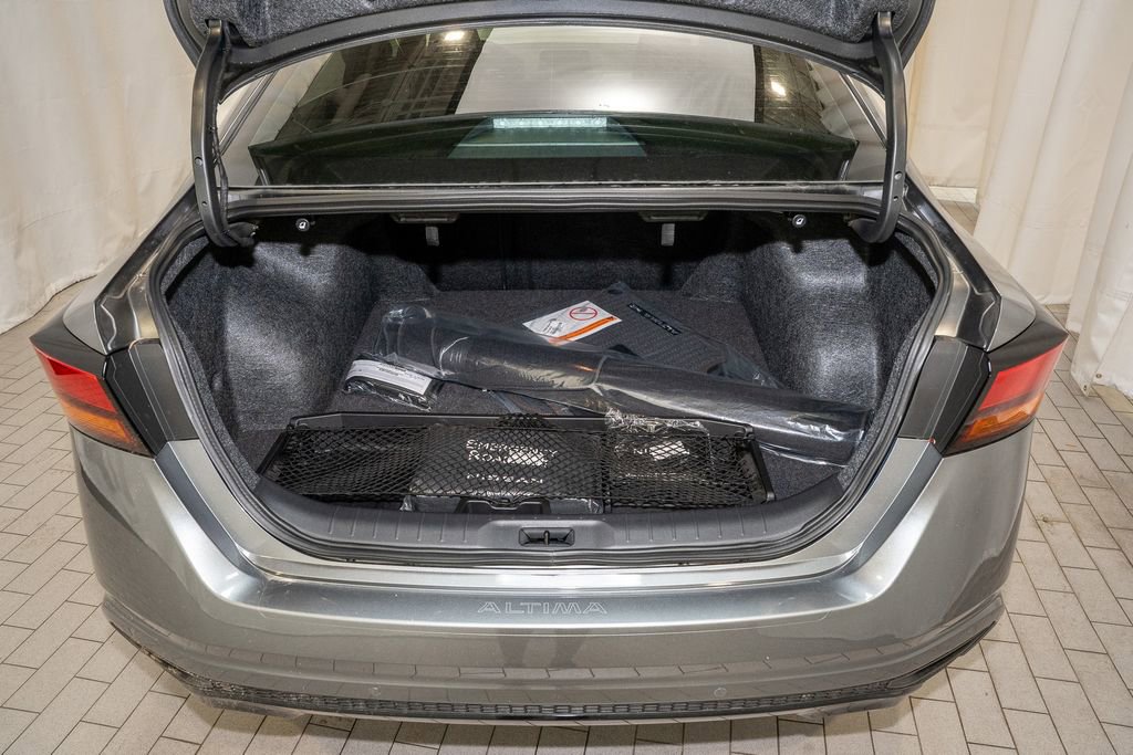 New 2025 Nissan Altima 2.5 SR image 6