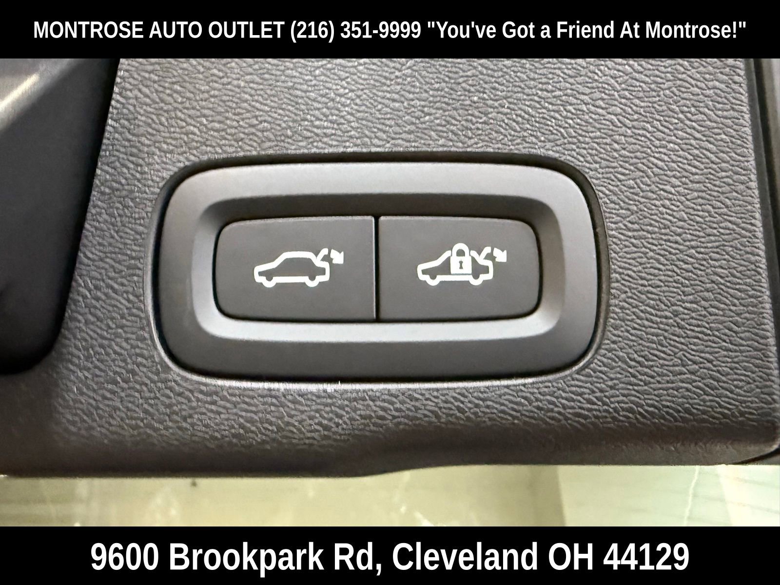 New 2026 Volvo XC60 B5 Ultra w/ Protection Package Premier image 38