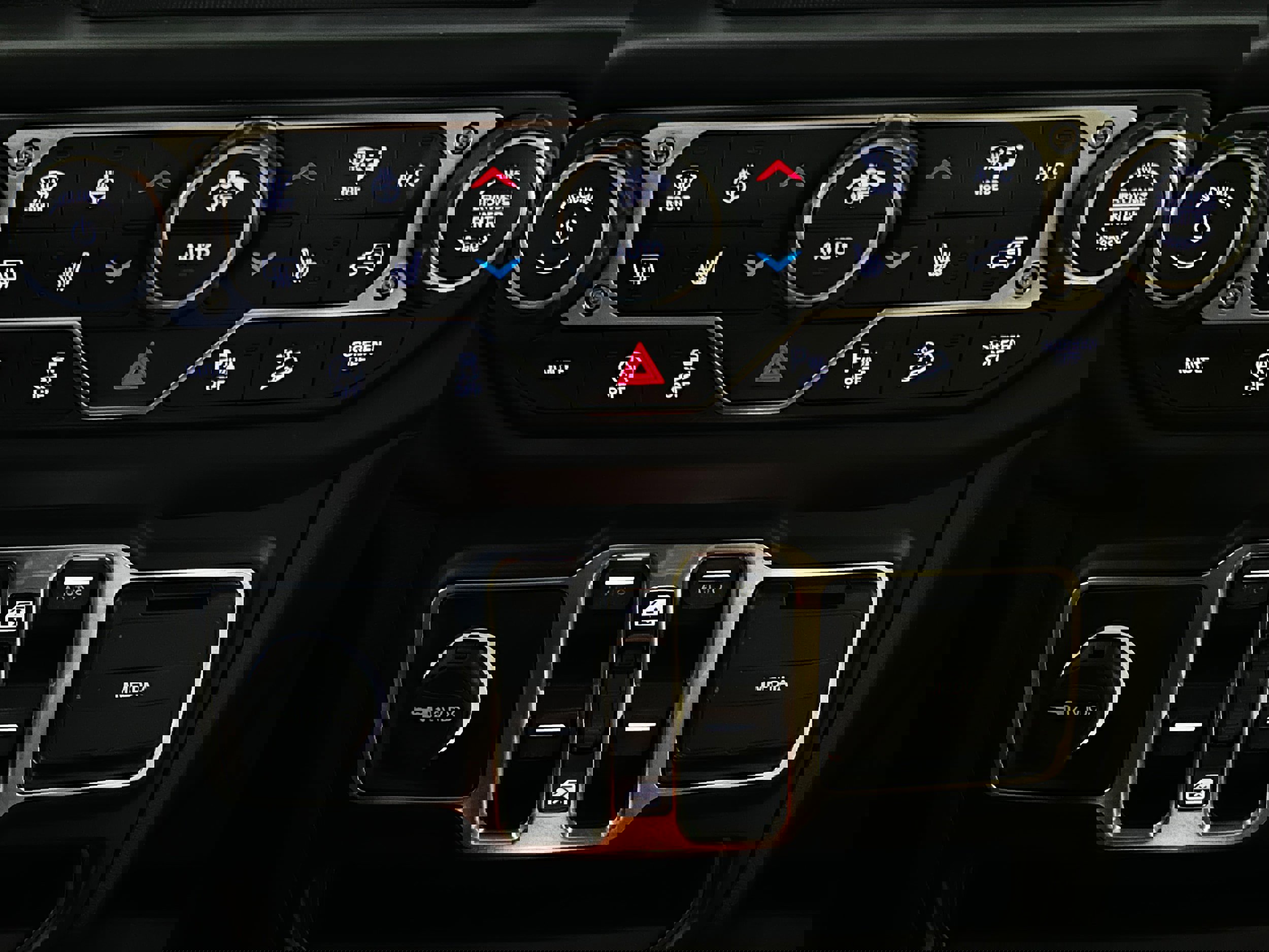 Used 2019 Jeep Wrangler Unlimited Sahara w/ Uconnect 4C Nav & Sound Group image 12