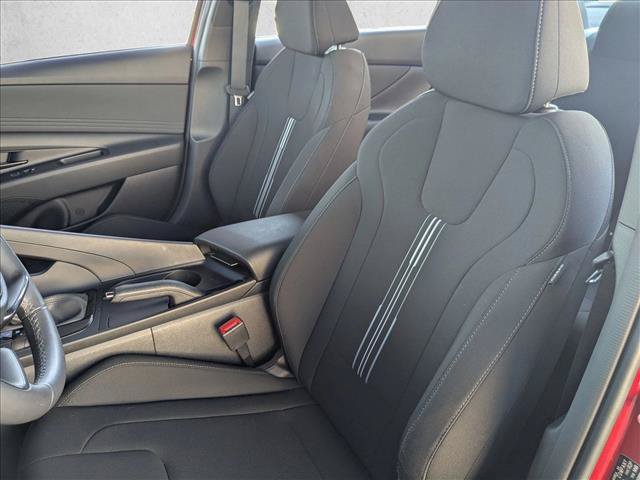 Used 2025 Hyundai Elantra Sport FWD image 15