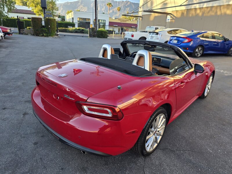 Used 2017 FIAT 124 Spider Lusso RWD image 15