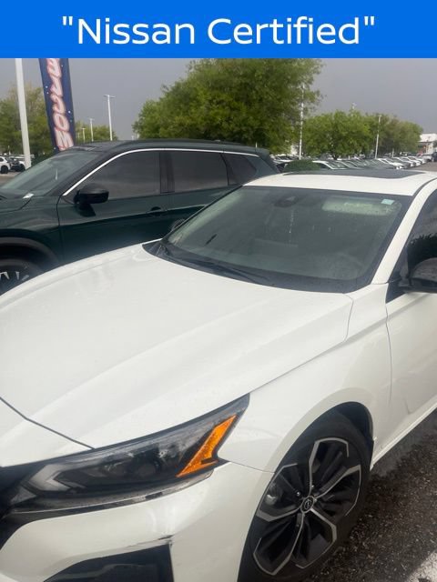 Certified 2023 Nissan Altima 2.5 SR w/ SR Premium Package FWD image 2
