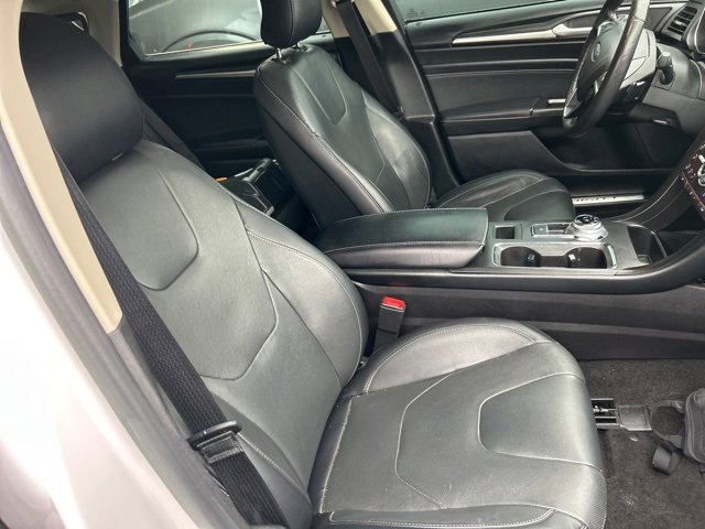 Used 2019 Ford Fusion Titanium image 3