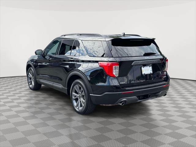 Used 2023 Ford Explorer XLT w/ Equipment Group 202A AWD/4WD image 5