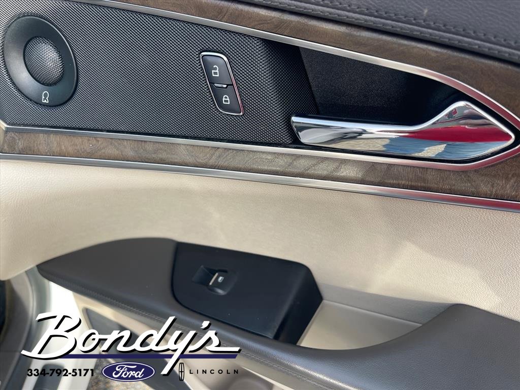 Used 2019 Lincoln Nautilus Reserve image 19