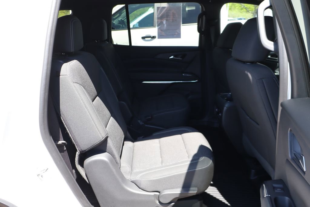 Used 2024 Chevrolet Traverse LT w/ LPO, Floor Liner Package FWD image 44