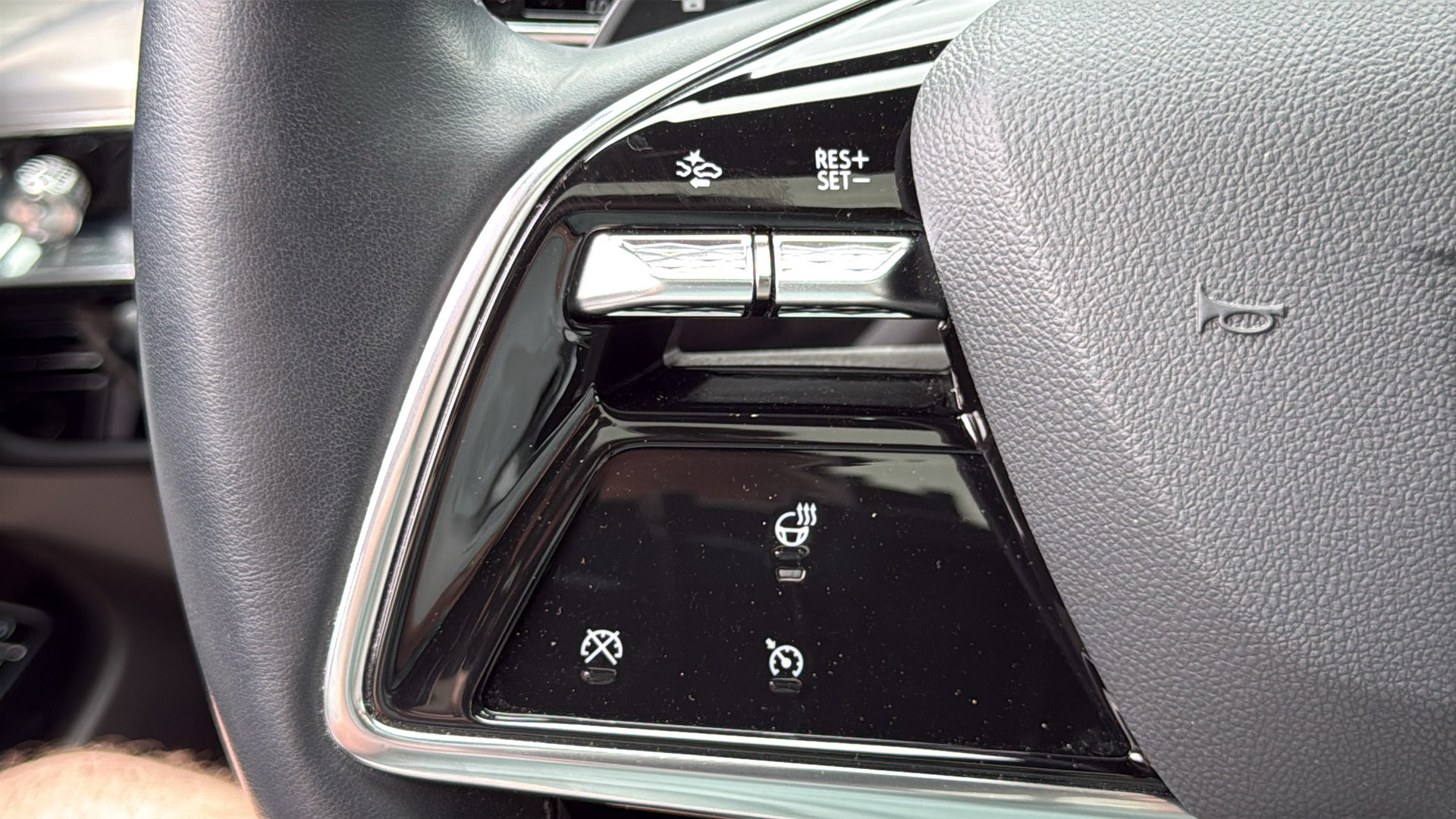 Certified 2024 Cadillac Lyriq Sport w/ LPO, Floor Liner Package AWD/4WD image 15
