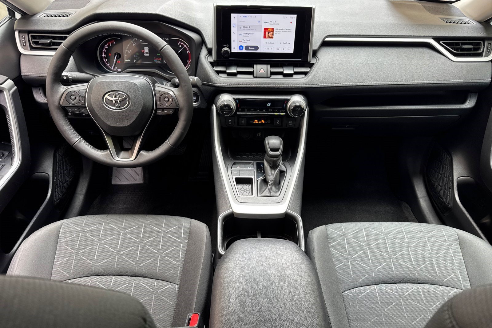 Used 2024 Toyota RAV4 XLE w/ Convenience Package FWD image 15